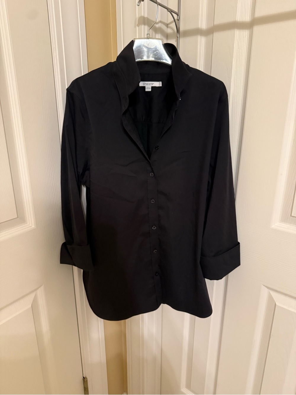 Chico’s No-Iron Stretch Black Button Down Size Shirt 1.5 EUC